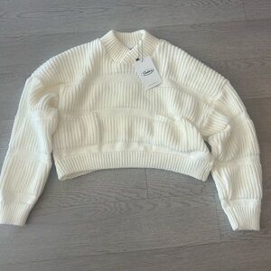 Sisters and Seekers Cable Knit White Chunky Sweater Size M
